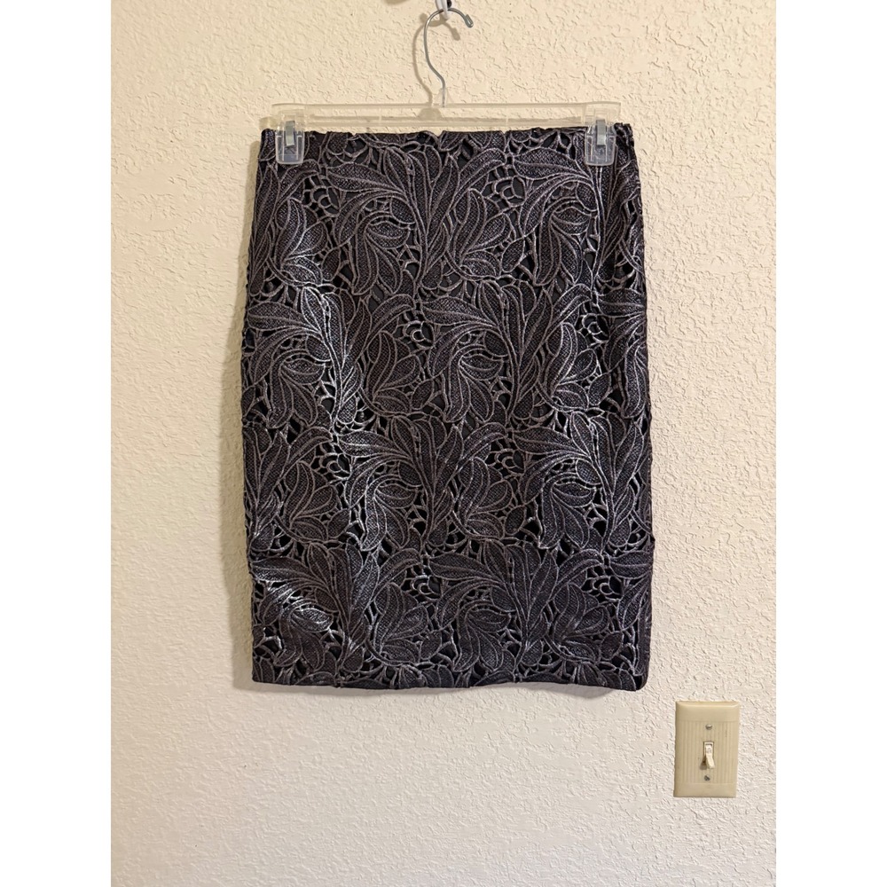 White House Black Market Metallic‎ Silver Floral Lace Pencil Skirt Size 6 Black